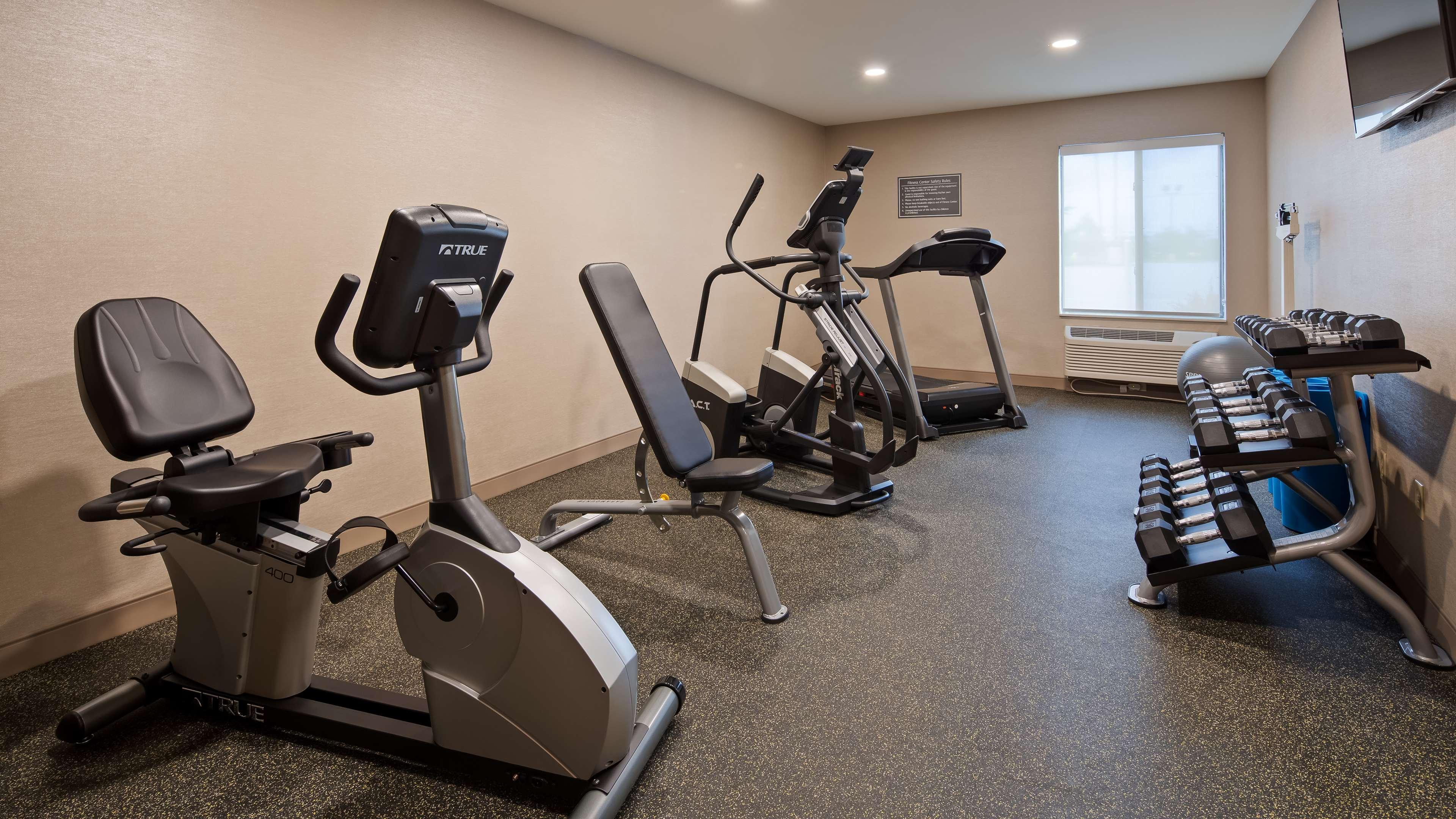 Best Western Hartford Hotel And Suites Exterior photo