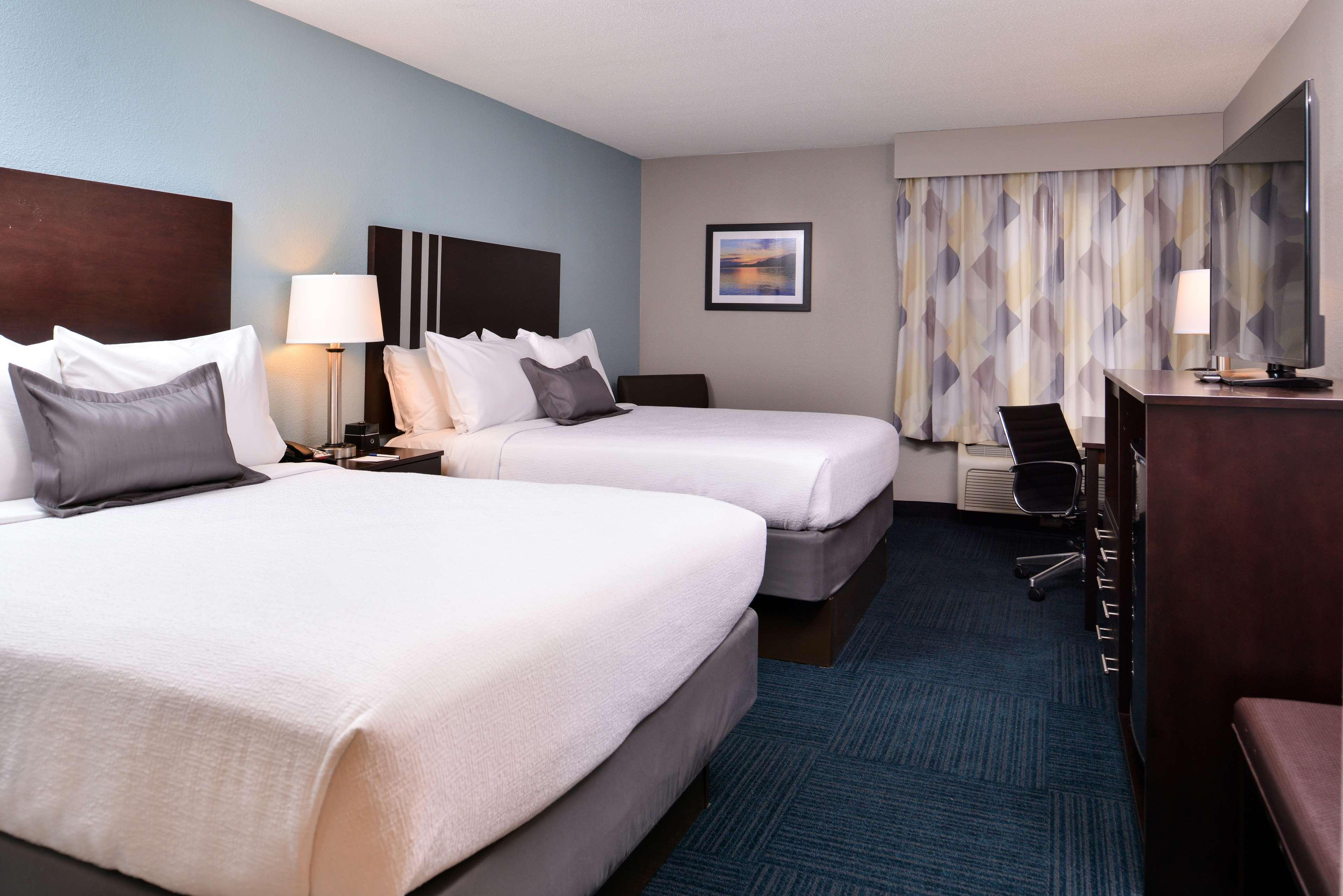 Best Western Hartford Hotel And Suites Exterior photo