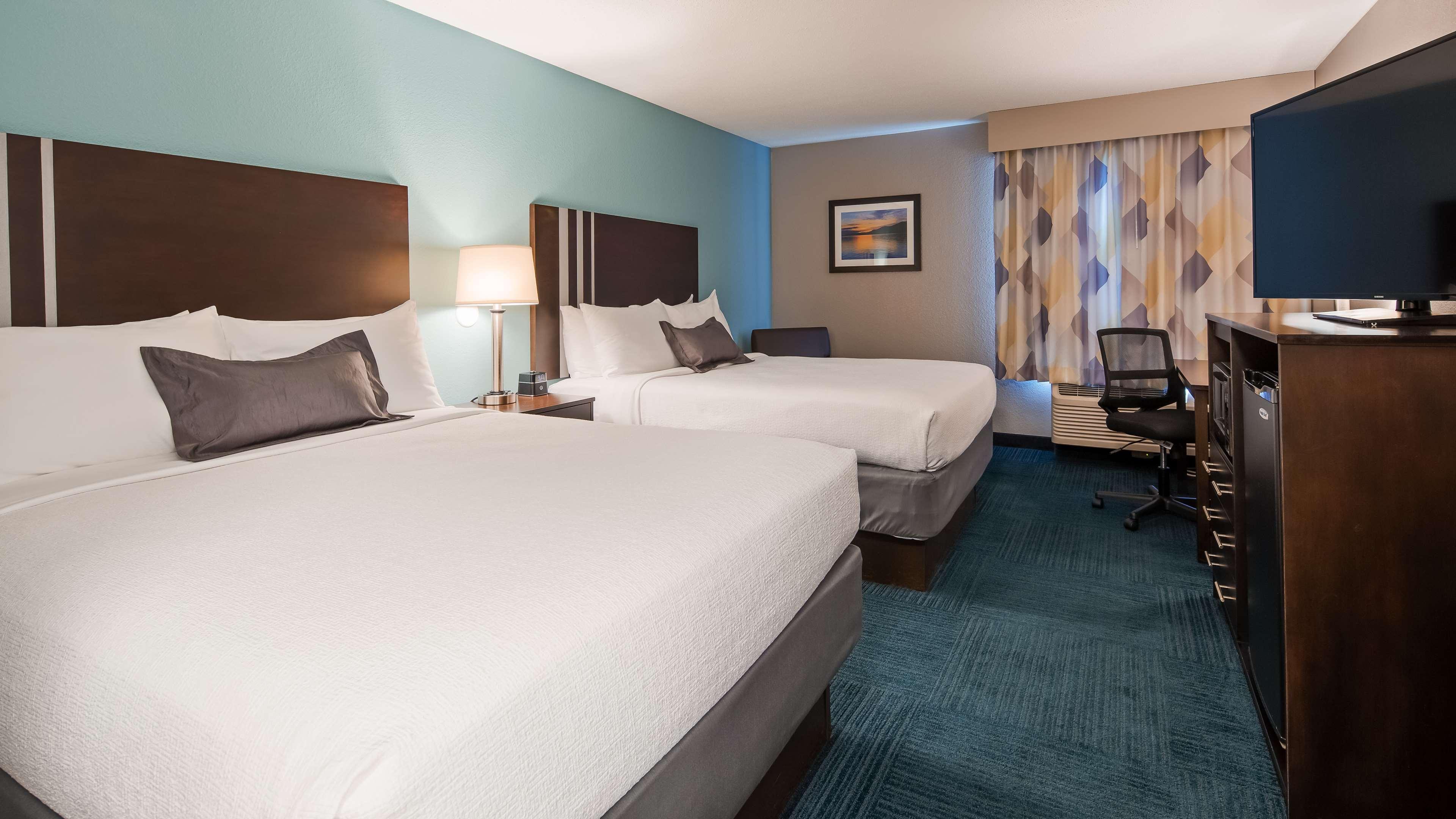 Best Western Hartford Hotel And Suites Exterior photo
