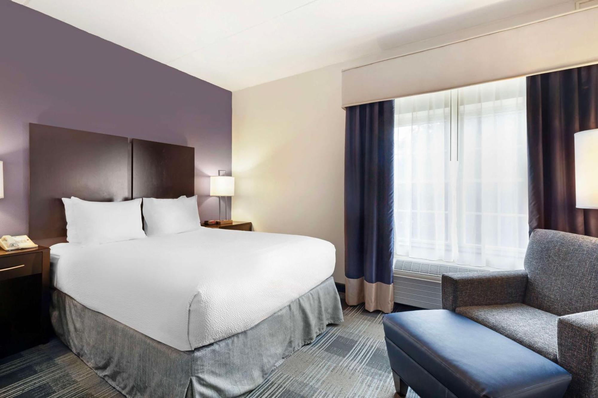 Best Western Hartford Hotel And Suites Exterior photo
