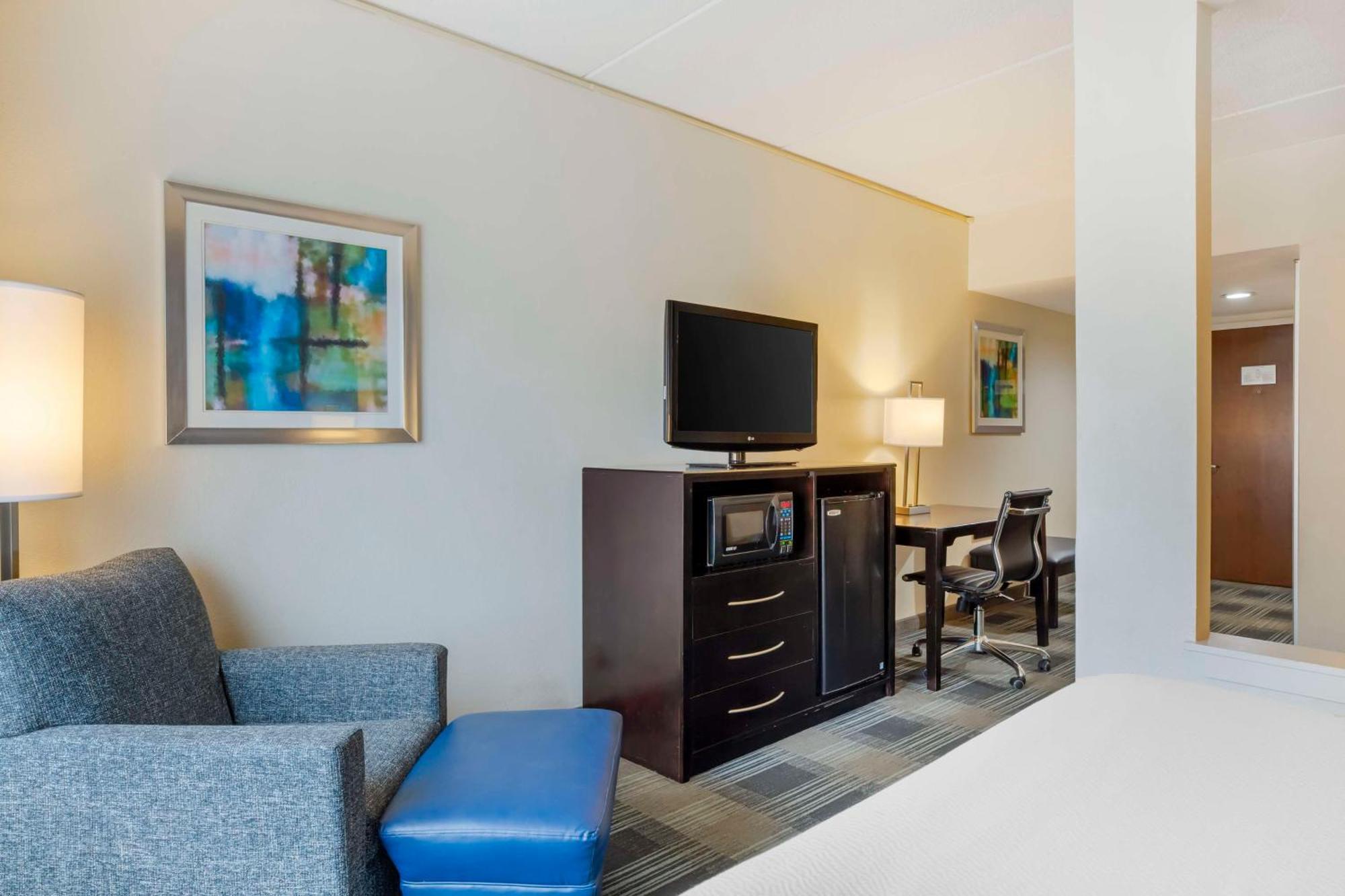 Best Western Hartford Hotel And Suites Exterior photo