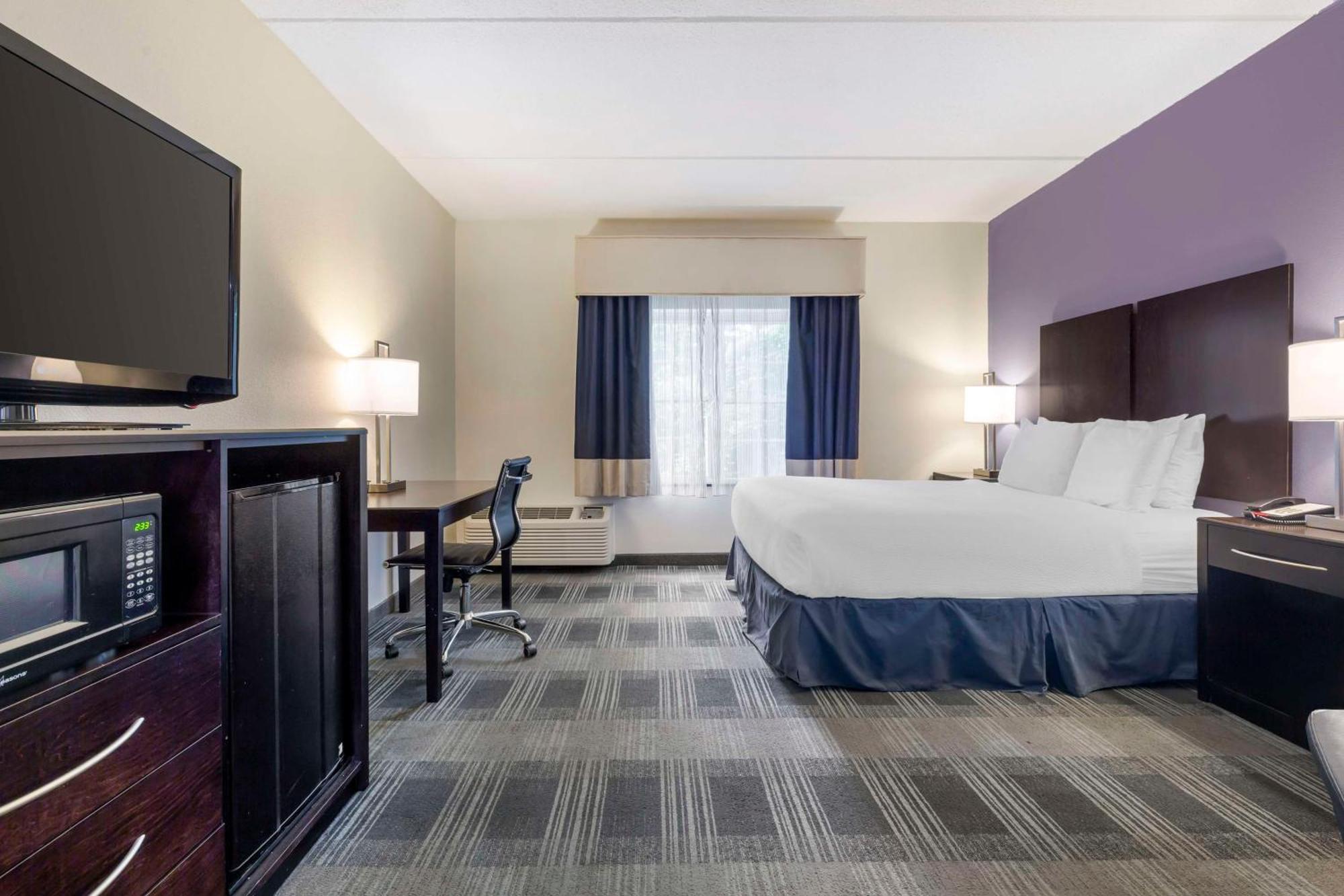 Best Western Hartford Hotel And Suites Exterior photo