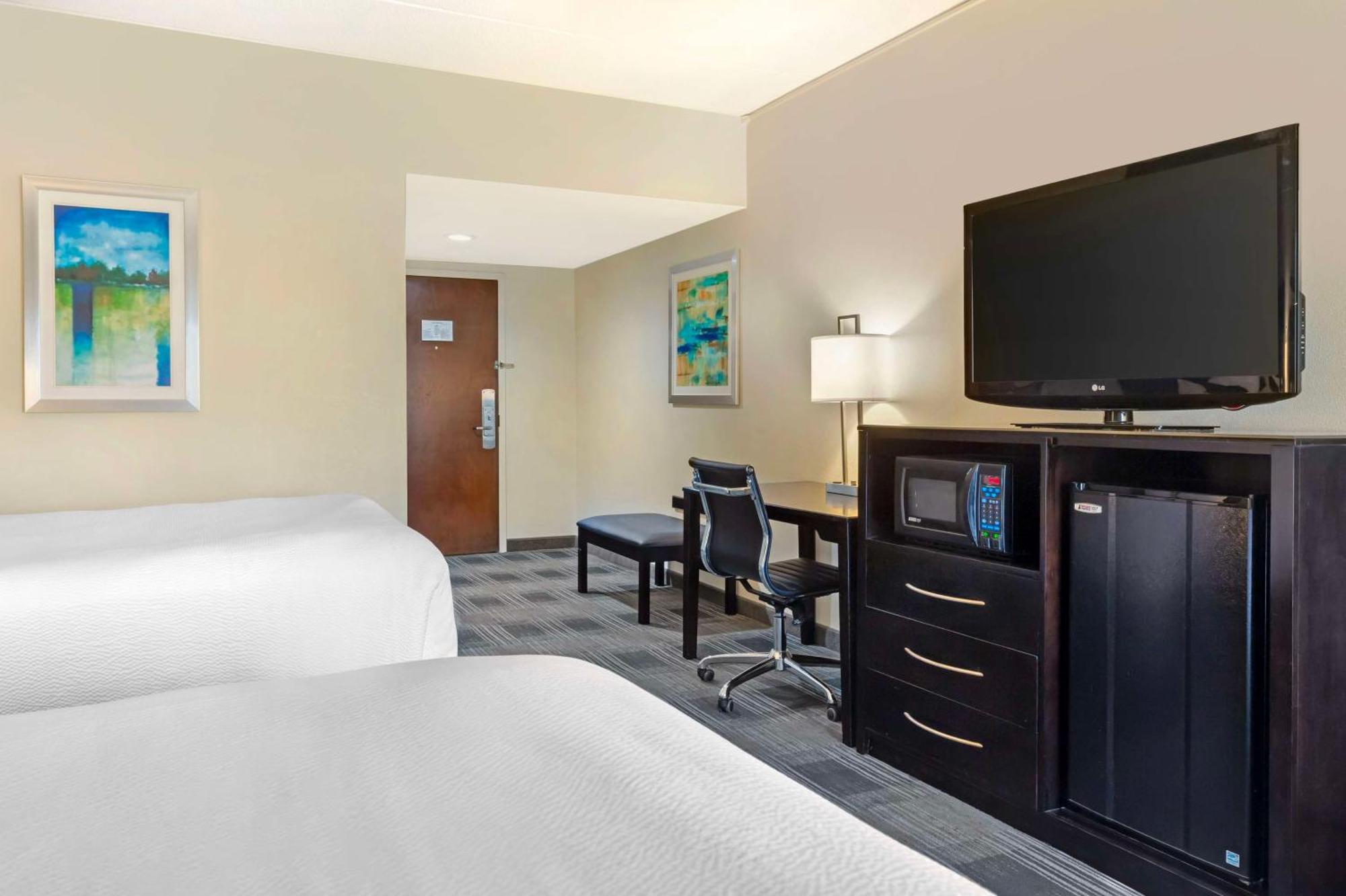 Best Western Hartford Hotel And Suites Exterior photo