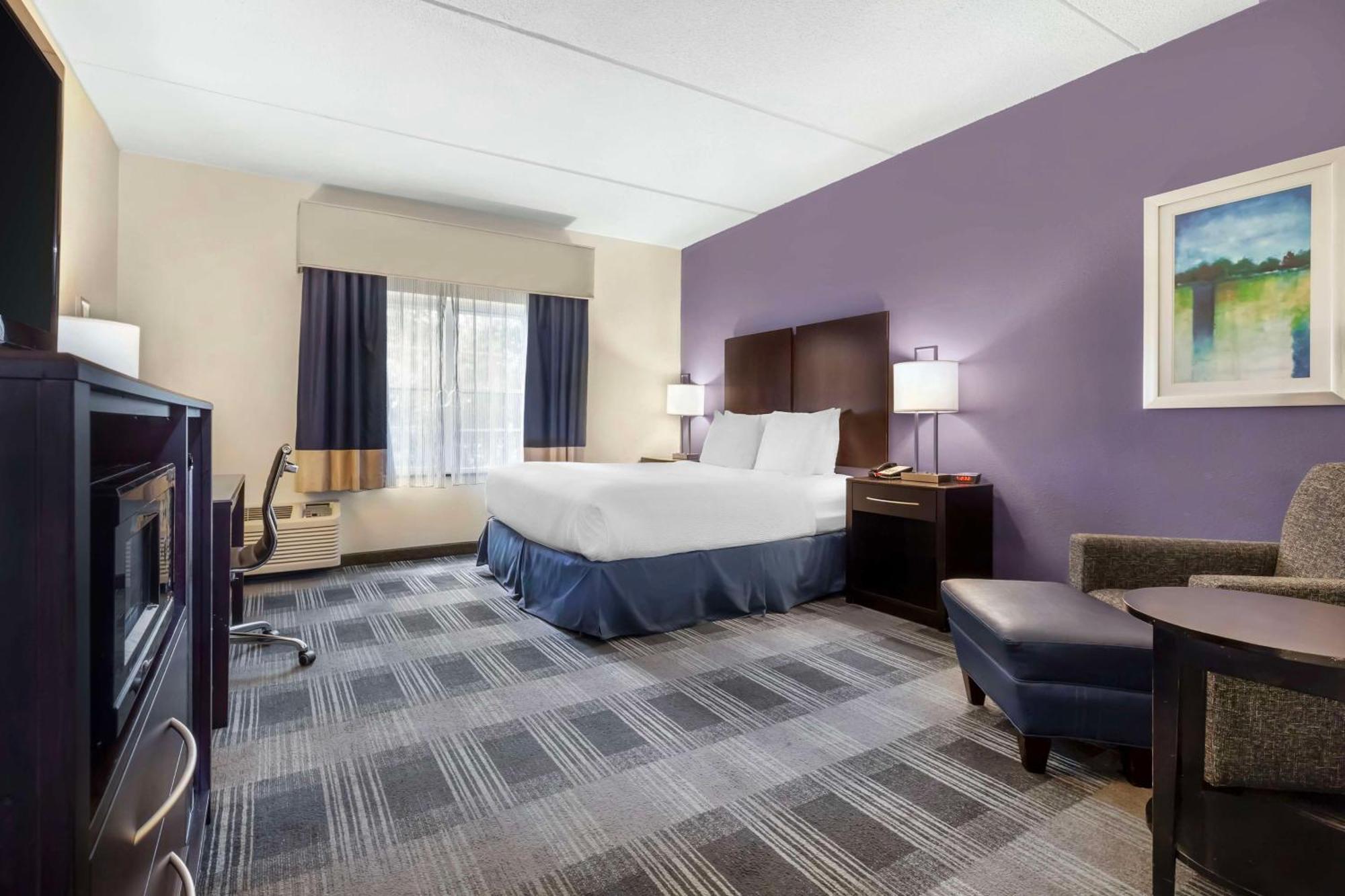 Best Western Hartford Hotel And Suites Exterior photo