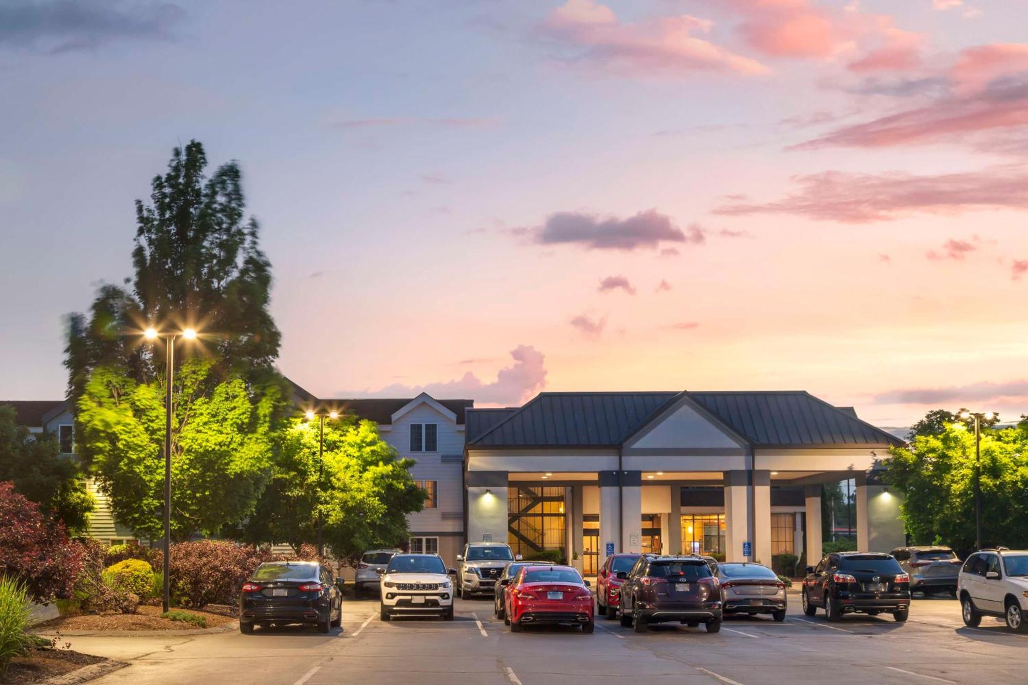 Best Western Hartford Hotel And Suites Exterior photo